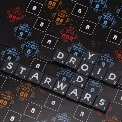 SCRABBLE STAR WARS GWIEZDNE WOJNY GRA SŁOWNA PLANSZOWA POLSKA WERSJA MATTEL