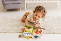 KSIĄŻECZKA SENSORYCZNA MATERIAŁOWA EDUKACYJNA ZAWIESZKA ZABAWA NA FARMIE