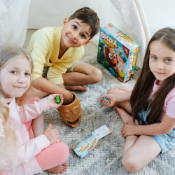 GRA PLANSZOWA BECZKA ŚMIECHU ZRĘCZNOŚCIOWA RODZINNA ZADANIA TREFL 01908