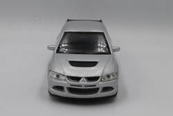MITSUBISHI LANCER EVOLUTION 8 METALOWE AUTO KOLEKCJONERSKIE WELLY 1:34