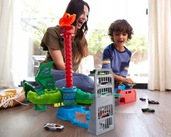 HOT WHEELS ATAK SMOKA DRAGON TOR + AUTKO MATTEL