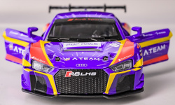 AUDI R8 GT3 LMS 2015 KAKUSEI SAMOCHÓD METALOWY ŚWIATŁO DŹWIĘK NAPĘD 1:32