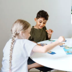 GRA PLANSZOWA FAMILIJNA ZRĘCZNOŚCIOWA BOOM BOOM RODZINA TREFLIKÓW TREFL