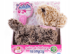 INTERAKTYWNY PIESEK CHODZĄCY NA SMYCZY SZCZEKA RUSZA OGONKIEM BRĄZOWY