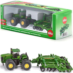 TRAKTOR JOHN DEERE Z ROZRZUTNIKIEM KULTYWATOREM AMAZONE METALOWY SIKU 1856