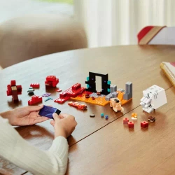LEGO MINECRAFT ZASADZKA W PORTALU DO NETHERU KLOCKI FIGURKI 352 EL. 21255