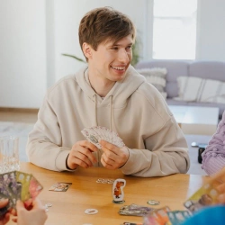 GRA KARCIANA RODZINNA KAPIBARY HERBACIARY STRATEGICZNA TREFL 02737