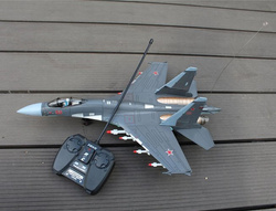 SAMOLOT SU-35 SUKHOI FIGHTER I CZOŁG STEROWANY RC