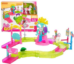 BARBIE ON THE GO WESOŁE MIASTECZKO LALKA I KONIK
