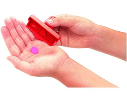 PLAY-DOH CIASTOLINA LODZIARNIA ZAMRAŻARKA Z LODAMI