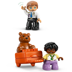LEGO DUPLO PIERWSZY RAZ NA LOTNISKU SAMOLOT PILOT MIŚ DUŻE KLOCKI 10443