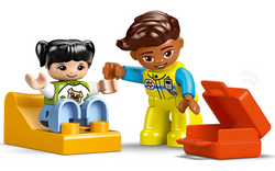 LEGO DUPLO KARETKA Z KIEROWCĄ AMBULANS POGOTOWIE RATOWNIK DUŻE KLOCKI 10447