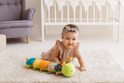 GĄSIENICA TOMEK Z MIARKĄ GRYZAK MATERIAŁOWY SENSORYCZNY SZELEŚCI JOLLY BABY