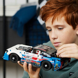 LEGO TECHNIC CHEVROLET CAMARO ZL1 NASCAR V8 SAMOCHÓD WYŚCIGOWY 42153