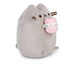 MASKOTKA KOTEK PUSHEEN Z CIASTKIEM LODOWYM MAKARONIKIEM 24 CM ORYGINALNA