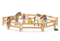 SCHLEICH CENTRUM JEŹDZIECKIE LAKESIDE HORSE CLUB ZESTAW KONIE FIGURKI
