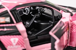 AUDI R8 GT3 LMS 2015 AAPE PINK SAMOCHÓD METALOWY ŚWIATŁO DŹWIĘK NAPĘD 1:32