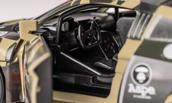 AUDI R8 LMS 2015 CAMOUFLAGE SAMOCHÓD METALOWY ŚWIATŁO DŹWIĘK NAPĘD 1:32