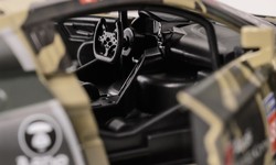 AUDI R8 LMS 2015 CAMOUFLAGE SAMOCHÓD METALOWY ŚWIATŁO DŹWIĘK NAPĘD 1:32