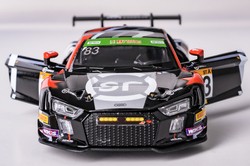 AUDI R8 LMS 2019 SF EXPRESS SAMOCHÓD METALOWY ŚWIATŁO DŹWIĘK NAPĘD 1:32