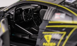 AUDI R8  LMS GT3 2018 AAPE SAMOCHÓD METALOWY ŚWIATŁO DŹWIĘK NAPĘD 1:32