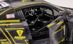 AUDI R8  LMS GT3 2018 AAPE SAMOCHÓD METALOWY ŚWIATŁO DŹWIĘK NAPĘD 1:32