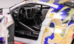 AUDI R8 LMS MACAU GP 2020 EVISU SAMOCHÓD METALOWY ŚWIATŁO DŹWIĘK NAPĘD 1:32