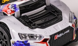 AUDI R8 LMS MACAU GP 2020 EVISU SAMOCHÓD METALOWY ŚWIATŁO DŹWIĘK NAPĘD 1:32