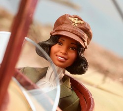 BARBIE LALKA BESSIE COLEMAN PILOTKA  KOLEKCJONERSKA MUNDUR SIGNATURE MATTEL