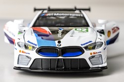 BMW M8 GTE 2018 #82 SAMOCHÓD MODEL METALOWE AUTO ŚWIATŁO DŹWIĘK NAPĘD 1:32