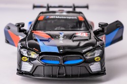 BMW M8 GTE 2018 CZARNE SAMOCHÓD MODEL METALOWY ŚWIATŁO I DŹWIĘK NAPĘD 1:32