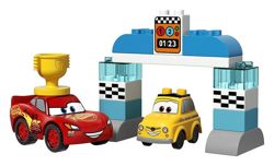 KLOCKI LEGO DUPLO - CARS WYŚCIG O ZŁOTY TŁOK 10857