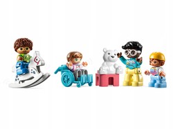 LEGO DUPLO DZIEŃ Z ŻYCIA W ŻŁOBKU PRZEDSZKOLE DUŻE KLOCKI 67 EL. 10992