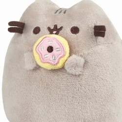 MASKOTKA KOTEK PUSHEEN SIEDZĄCY Z PĄCZKIEM DONUTEM 10 CM ORYGINALNA