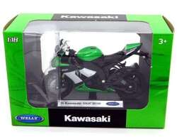 MOTOCYKL KAWASAKI NINJA ZX-10R '09 MODEL MOTOR METALOWY KOLEKCJONERSKI 1:18