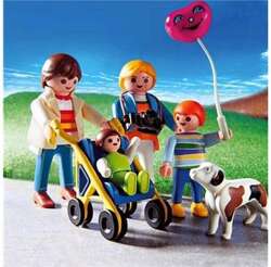 PLAYMOBIL FIGURKI AKCESORIA CITY LIFE RODZINA Z WÓZKIEM 17 ELEMENTÓW