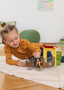 SCHLEICH 42609 BOKS DLA KUCA ISLANDZKIEGO